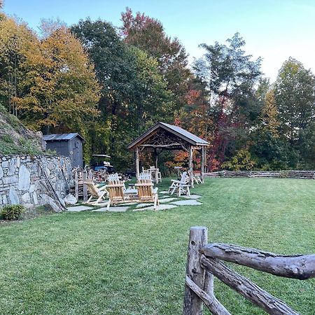 Отель Elk & Embers Mountain Hideaway Уэйнсвилл Экстерьер фото