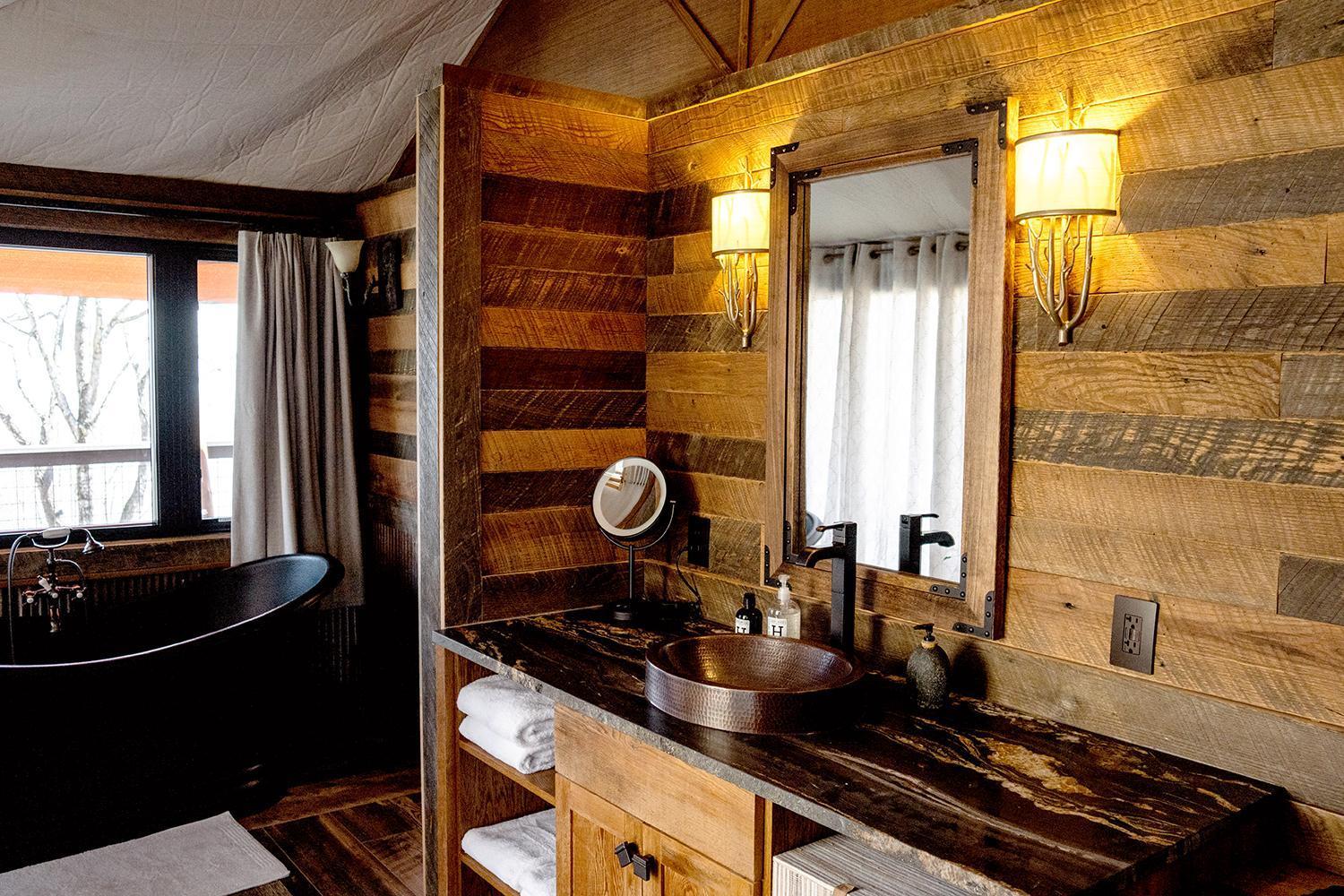 Отель Elk & Embers Mountain Hideaway Уэйнсвилл Экстерьер фото