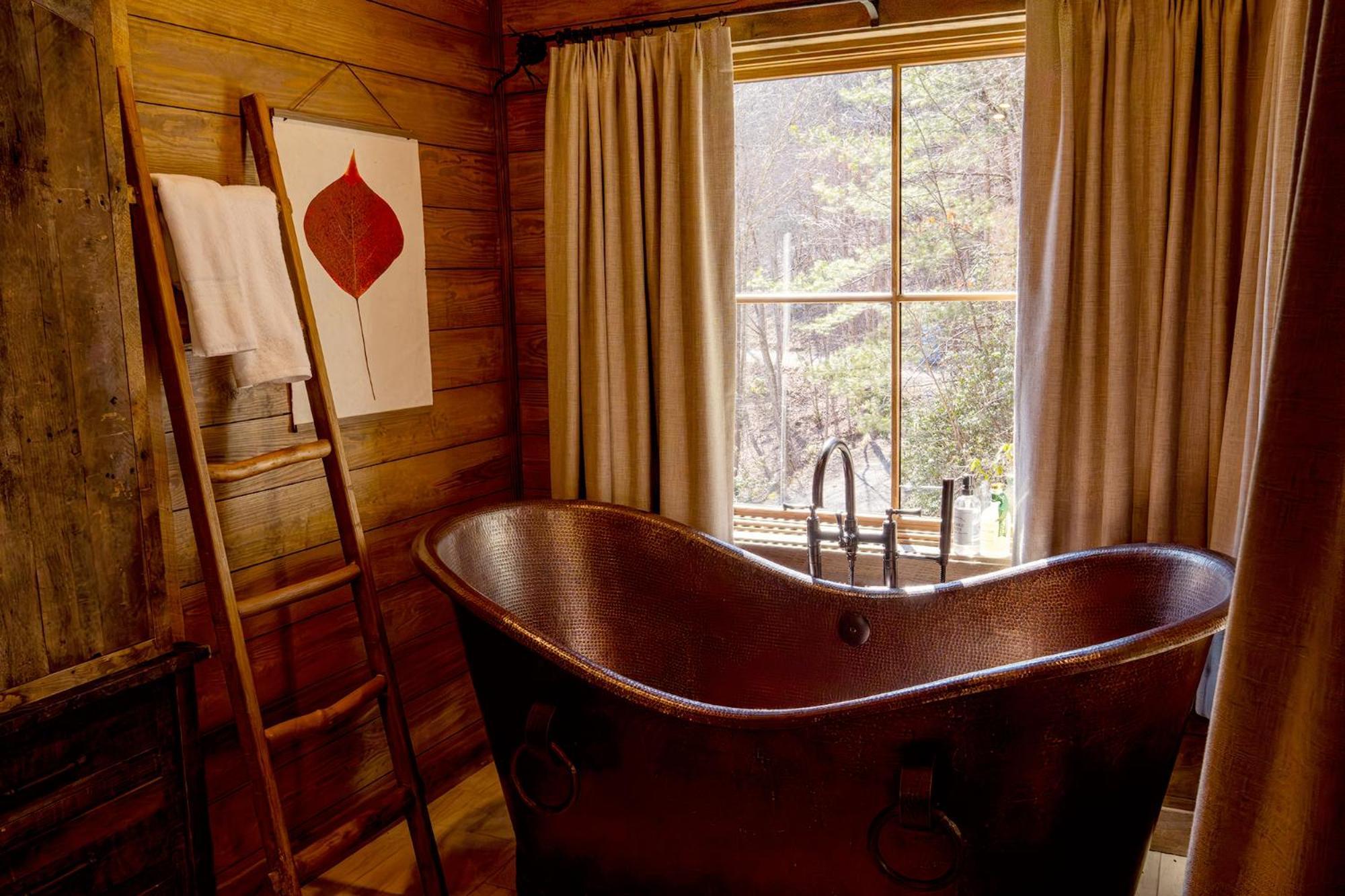 Отель Elk & Embers Mountain Hideaway Уэйнсвилл Экстерьер фото