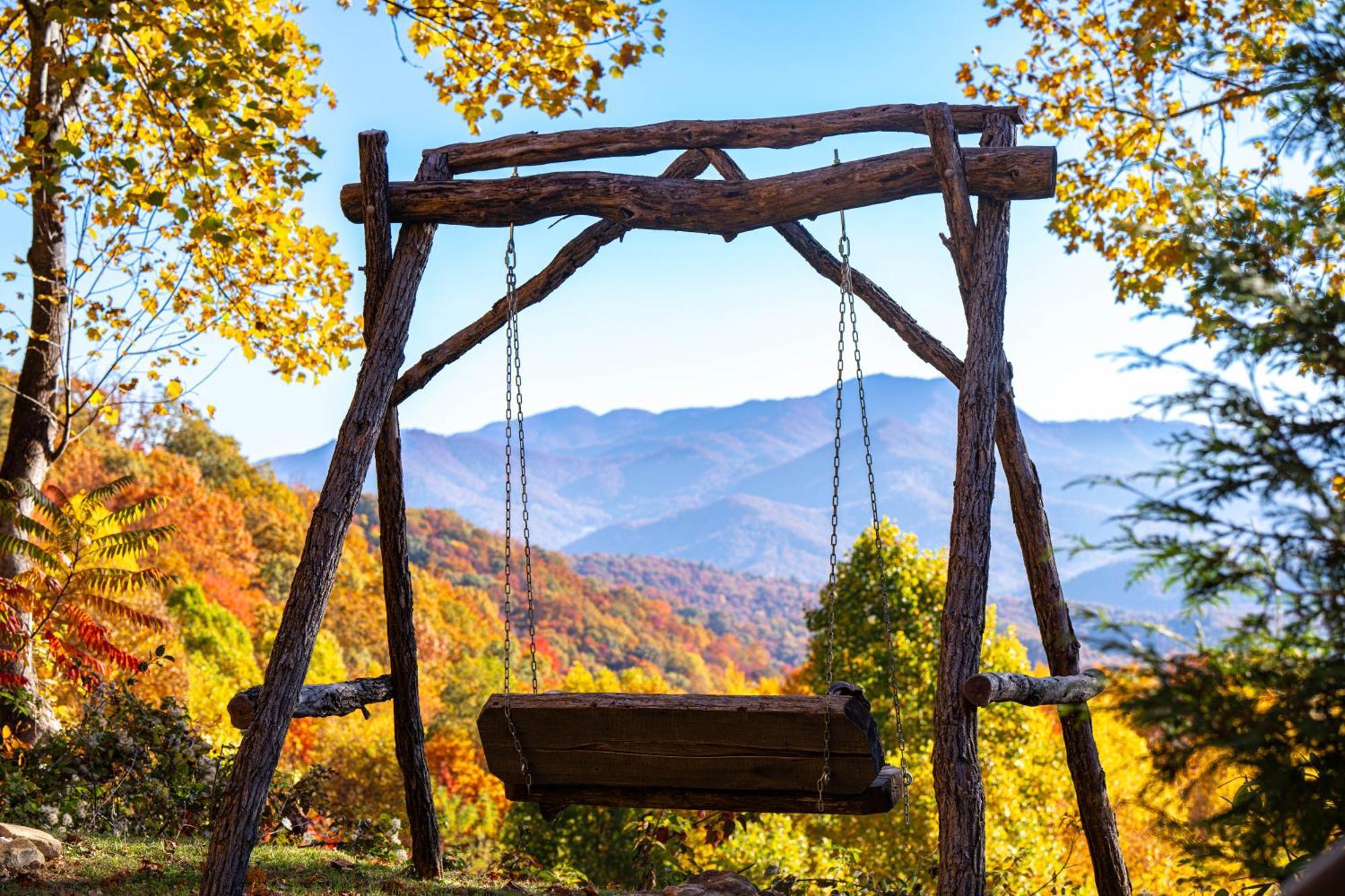 Отель Elk & Embers Mountain Hideaway Уэйнсвилл Экстерьер фото