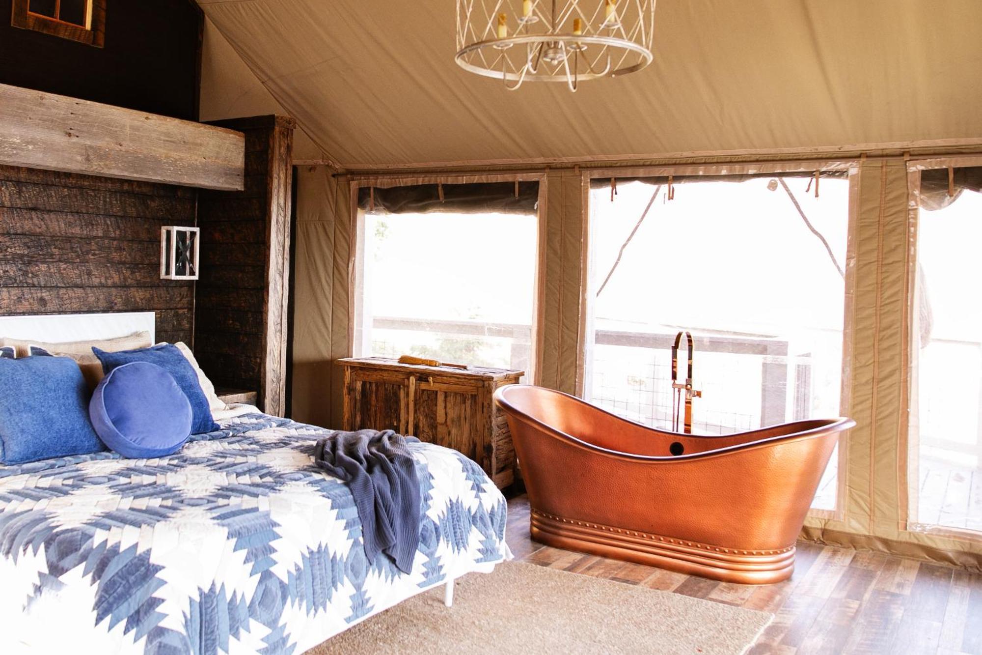 Отель Elk & Embers Mountain Hideaway Уэйнсвилл Экстерьер фото